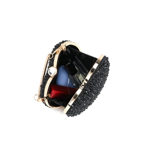 Sparkling black heart-shaped rhinestone evening bag with gold chain strap for women
