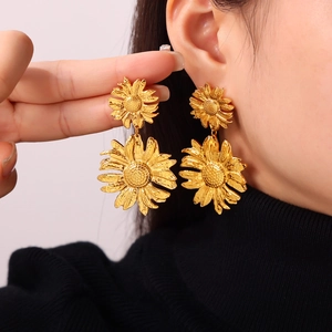 Vintage Geometric Texture Earrings Stainless Steel Earring Post Gold Plated Women Sunflower Heart Sunburst Retro Jewelry
