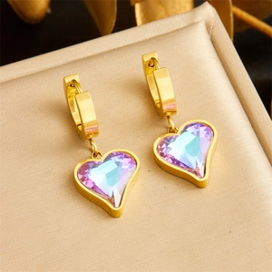 Boucles d'oreilles dorées en acier inoxydable avec cœurs en cristal coloré pour femme