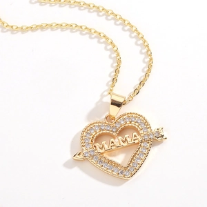 Golden heart MAMA pendant necklace with micro-p鑲ed cubic zirconia and cupid arrow design