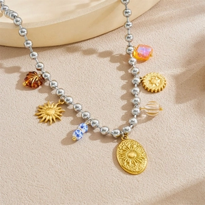 Collana vintage placcata oro con bussola solare, perle miste e catena a sfere d'acciaio