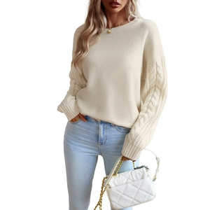 Maglione in maglia bianco crema da donna con girocollo e maniche a trecce eleganti
