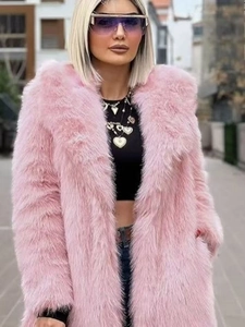 Manteau long rose en fausse fourrure de renard avec grand col à revers, style urbain