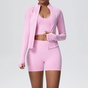 Ensemble de fitness rose 3 pièces avec veste zippée, brassière et short de sport