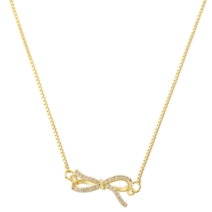 Elegante gouden ketting met strikhanger en zirkonia aan een stevige Venetiaanse schakel