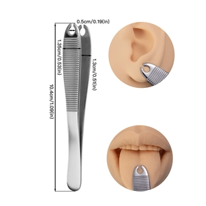 Dettaglio della pinza per piercing in acciaio inox con misure e modelli di applicazione