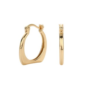 Vue détaillée des boucles d'oreilles créoles géométriques en argent S925 doré