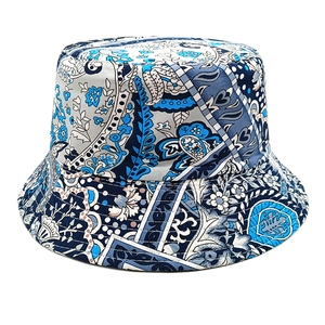 Bob réversible à motif paisley bleu avec protection solaire extérieure pour femme