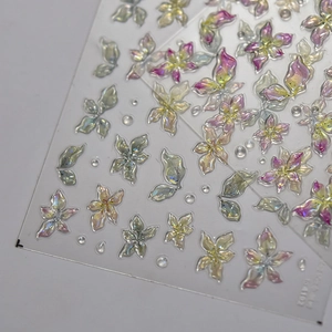 Détail d'autocollants 3D pour ongles à fleurs aurora avec texture gaufrée et modèle TS-4102