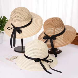 Cappello di Paglia da Donna a Tesa Larga Elegante Fiocco di Nastro Nero Traforato Traspirante Protezione Solare Cappello da Sole per Donna