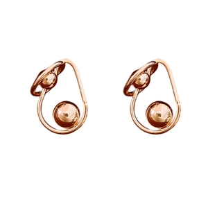 Élégantes boucles d'oreilles goutte torsadées en or rose avec perle de métal polie