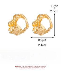 Dimensioni dettagliate per orecchini vintage in metallo dorato con trama a lava