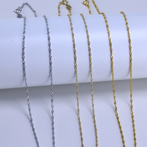 Detailed comparison of S925 sterling silver water wave chains in gold and silver finishes
