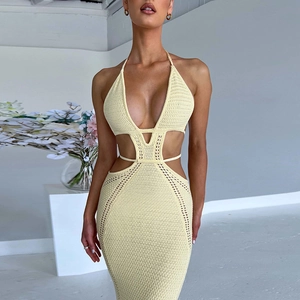 Sexy abito bodycon in maglia giallo pallido con scollo all'americana e cut-out