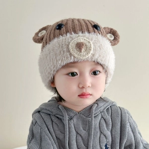 Cappello in maglia a orsetto per bambini con bordo in peluche e paraorecchie