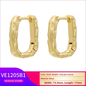 Détails de boucles d'oreilles géométriques dorées avec texture martelée, 13,5mm x 17mm