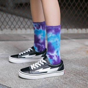 Purple and blue tie-dye crew socks for men and women, stylish cotton skateboard socks
