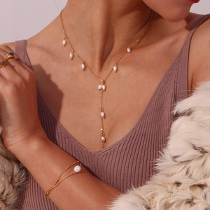 Collier élégant en Y doré avec glands de perles d'eau douce et ensemble de bracelets