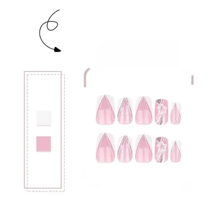 Dettaglio di unghie finte rosa e bianche con glitter sfumati e disegni floreali 3D