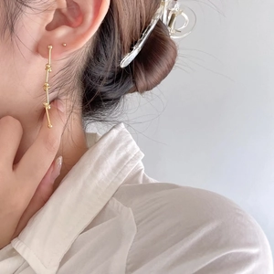 Minimalist 925 sterling silver long drop earrings with gold geometric link design