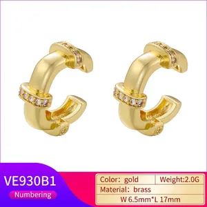 Boucles d'oreilles en laiton doré avec double rangée de zircons cubiques et étoiles