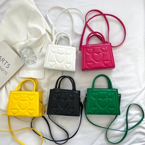 Sac À Main Carré Pour Femme En Cuir PU Avec Motif Cœur En Relief Et Bandoulière Amovible Sac À Bandoulière Chic