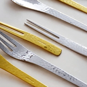 Japanese style hammered 18/8 stainless steel cutlery set with gold and silver finish