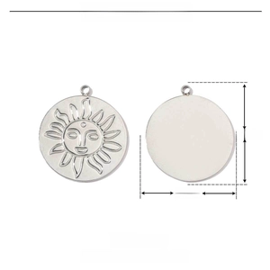 Technical dimensions of sun face pendant in stainless steel with 22mm diameter