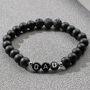 Herren-Armband mit 8mm schwarzen mattierten Perlen, Lavasteinen und DAD Buchstabenperlen