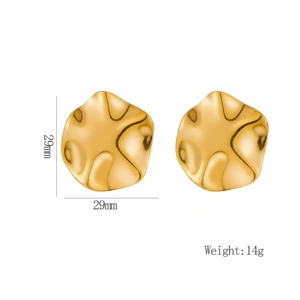 Detail of 29mm wavy gold stud earrings showing 14g weight and metallic melt texture