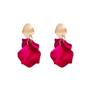 Boucles d'oreilles irrégulières en métal doré avec pampilles rose fuchsia