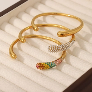 Three-piece 18K gold plated titanium steel bangle set with pearls and rainbow zircon