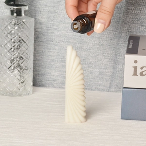 Bull horn shaped scented candle silicone mold with essential oil for DIY craft sets