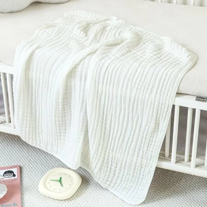 White 6-layer cotton gauze hooded baby towel and breathable muslin swaddle blanket