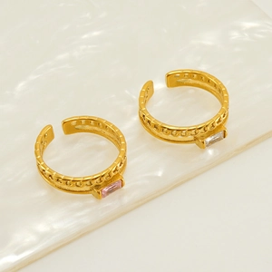 18K gold plated hollow chain ring with rectangular zircon in a minimalist adjustable design