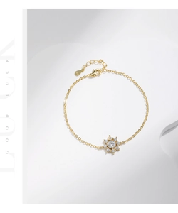 Detail von S925 Silber-Schneeflockenarmband mit Moissanit und verstellbarem Verschluss
