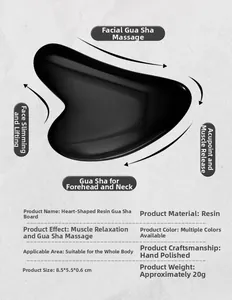 Detailansicht schwarzes Harz Gua Sha Tool Herzform mit Maßen 8,5x5,5x0,6cm und 20g Gewicht