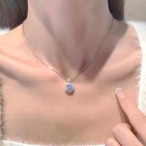 French Vintage Alloy Rhinestone Sunflower Pendant Necklace For Women Elegant Flower Clavicle Chain Jewelry Gift Daily Accessories