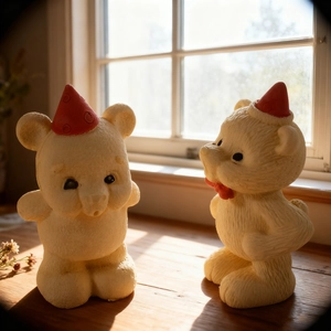 Niedliche Silikonform für Teddybären-Kerzen und DIY-Ornamente mit festlichen Partyhüten