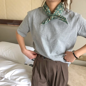 Spring Japanese style green floral cotton linen neck scarf paired with grey T-shirt