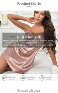 Détail du tissu en soie d'imitation de la nuisette or rose avec un col en V élégant