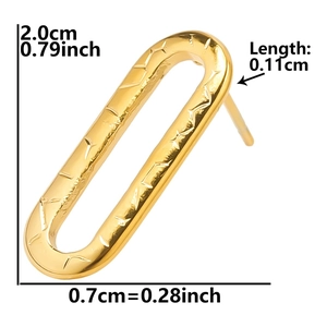 Detail showing 304 stainless steel gold oval earring with star patterns and size 2.0cm