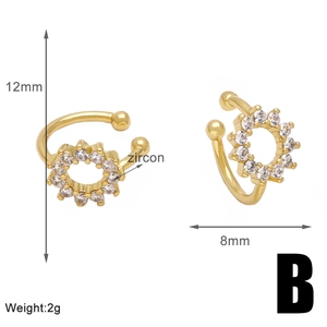 Detaillierte Maße der Gold-Zirkon-Ohrmanschette: 12 mm Höhe und 8 mm Breite im Detail