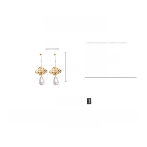 Detailed view of 18k gold plated mesh earrings with teardrop faux pearls and silver pins