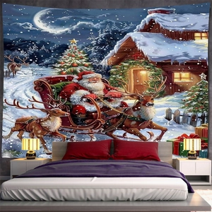 Détail de la tapisserie de Noël montrant le Père Noël et ses rennes dans la neige