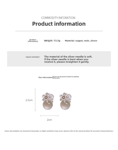Detail view of coffee-pearl flower earrings with zircon accents and 2.5cm height dimension