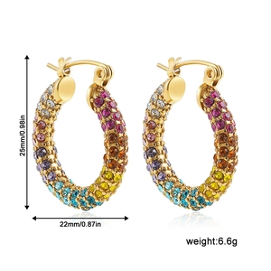 Detail view of 18K gold hoop earrings with rainbow pavé zircon and dimensions 25mm