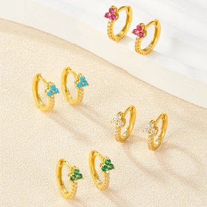Eleganti orecchini a cerchio in argento S925 dorato con fiori di zircone in quattro colori