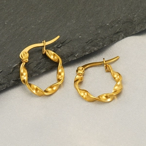 Twisted Hoop Earrings 18K Gold Plated Stainless Steel Round Geometric Huggie Buckle Elegant Fashion Jewelry Women