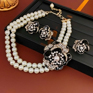 Double Layer Artificial Pearl Necklace Black Enamel Flower Rhinestone Inlaid Vintage French Elegant Jewelry For Women With Silver Earring Post